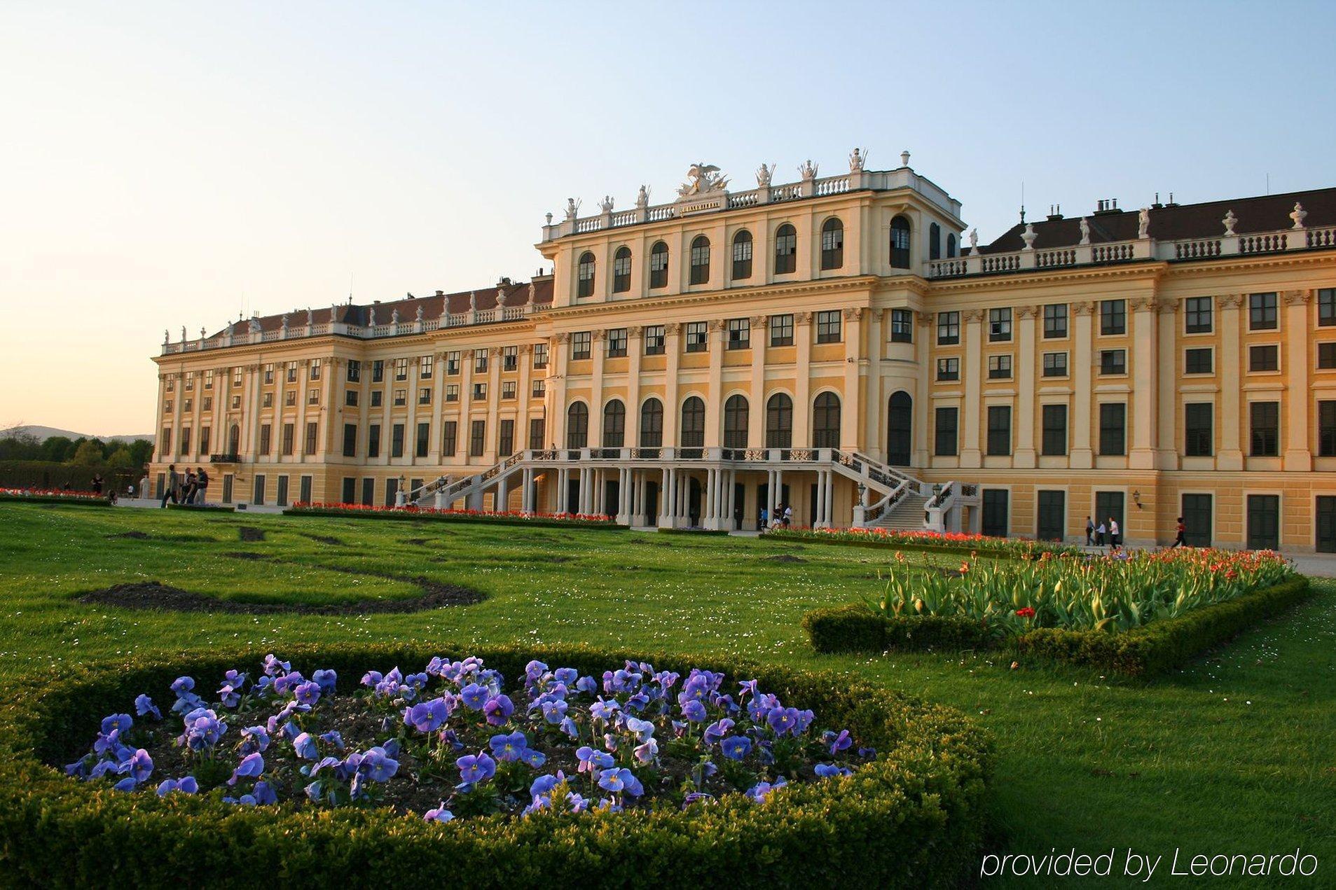 Hotel Cryston Відень Зручності фото