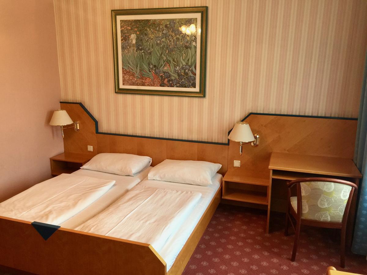 Hotel Cryston Відень Екстер'єр фото