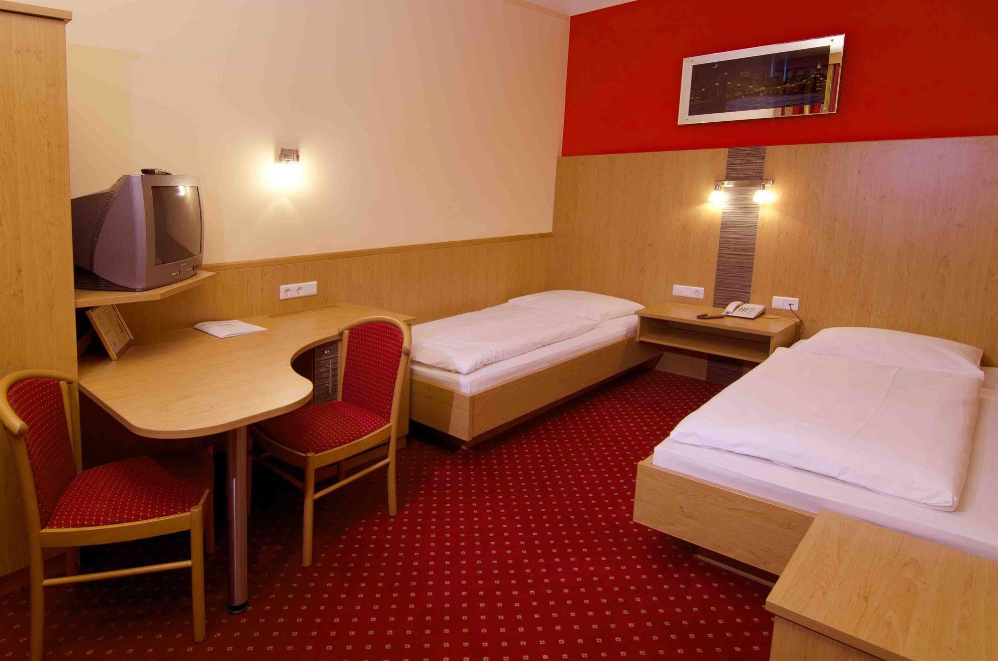 Hotel Cryston Відень Екстер'єр фото
